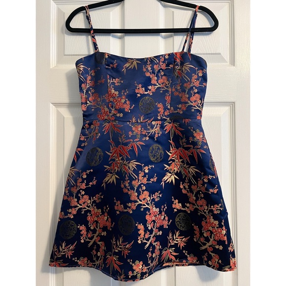 Réalisation Par Emilie Dress in Shanghai Nights - Picture 8 of 12